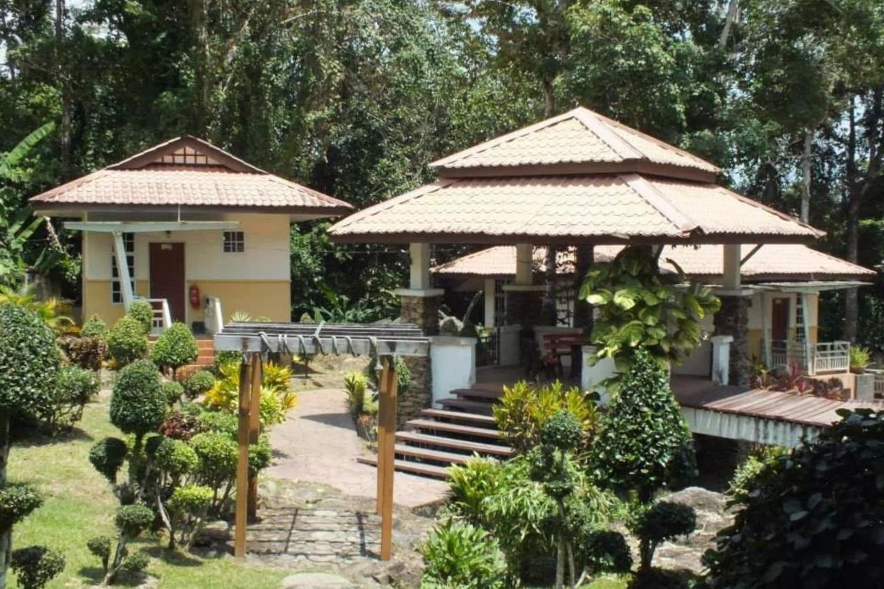Oyo 89954 D'Yan Chalet Exterior foto